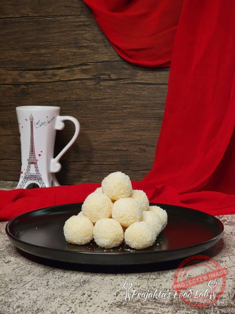 Coconut Ladoo