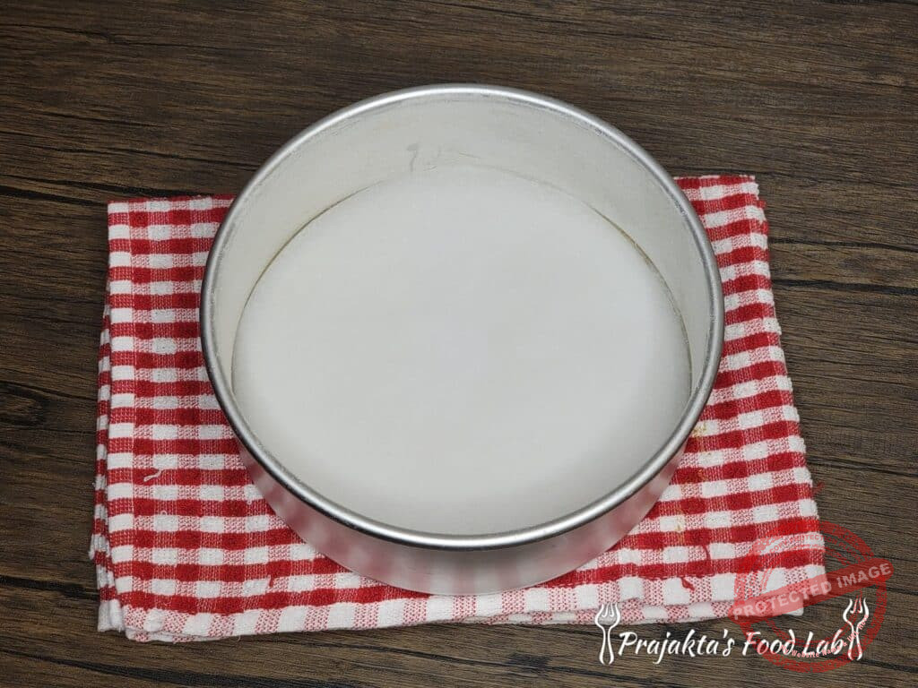 Greaseed And Flour Dusted Pan