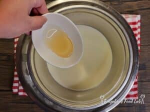 Easy And Low Sweet Whipped Cream Resizer 16452389815007 Wm