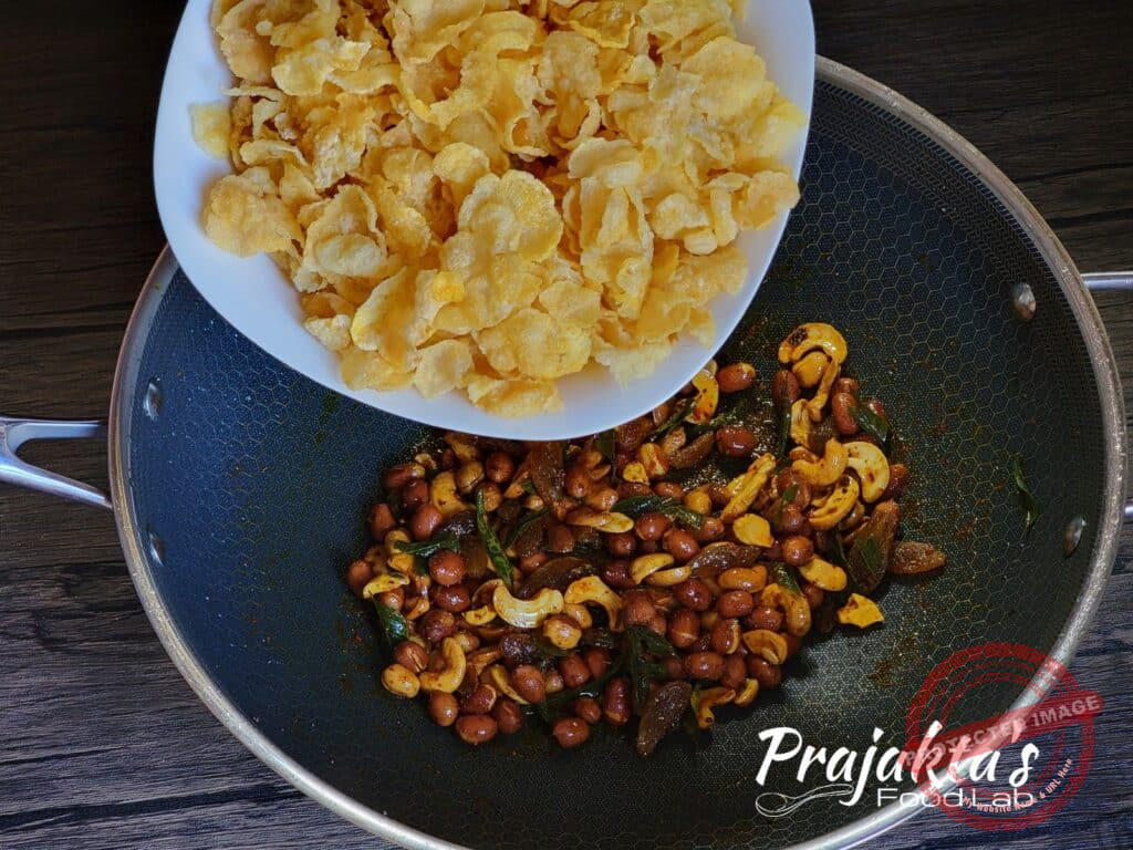 Super Crunchy Cornflakes Chivda Resizer 166515075506719 Wm