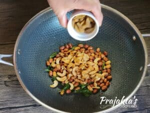 Super Crunchy Cornflakes Chivda Resizer 166515075736543 Wm